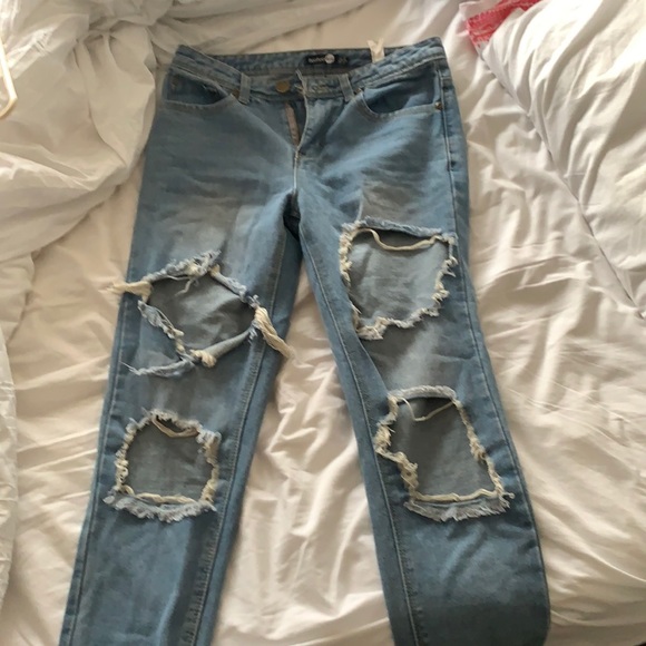 Boohoo distressed mom jeans - Picture 2 of 3